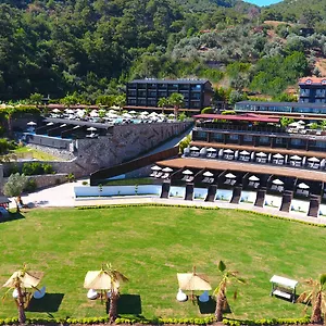 4* Hotel Manaspark Deluxe